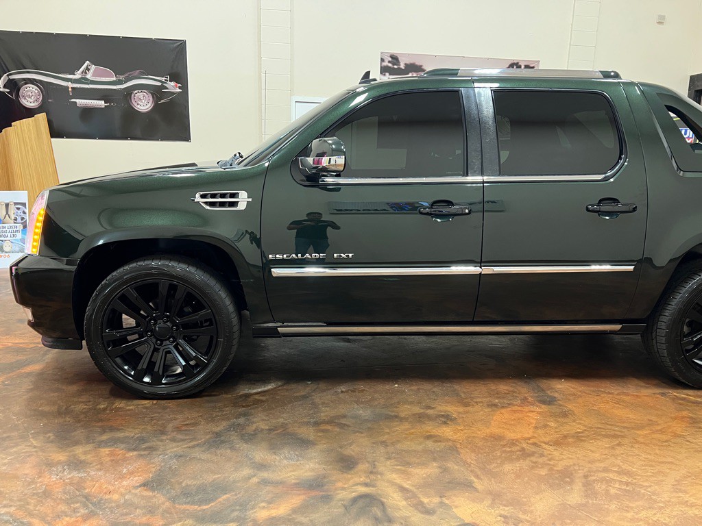 2013 Cadillac Escalade Image 6