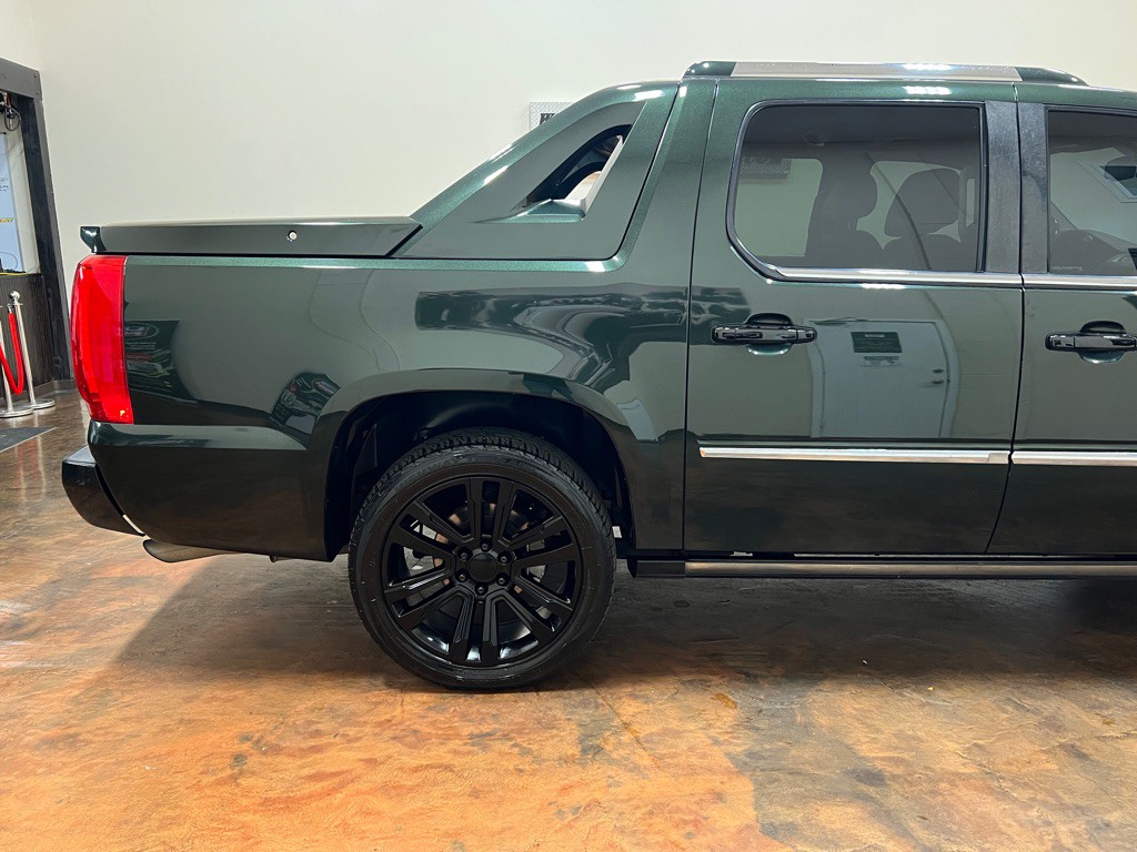 2013 Cadillac Escalade Image 11