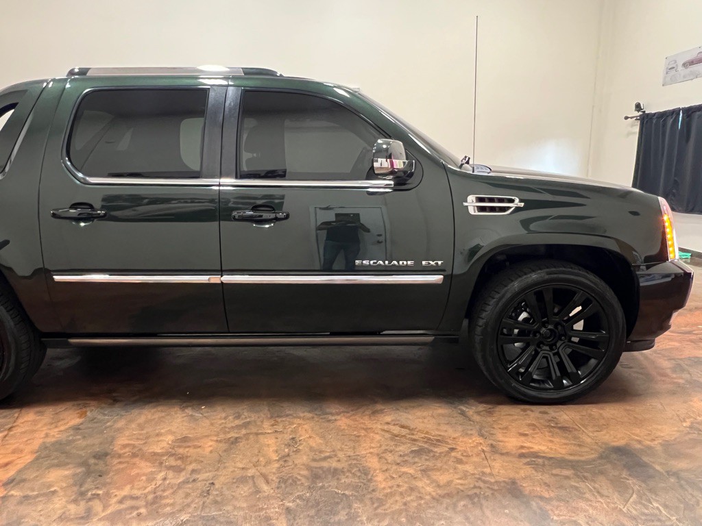 2013 Cadillac Escalade Image 12