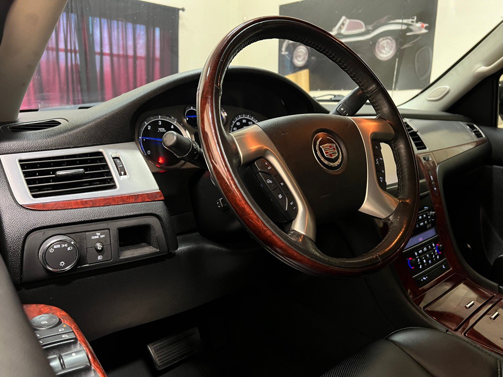 2013 Cadillac Escalade Image 15