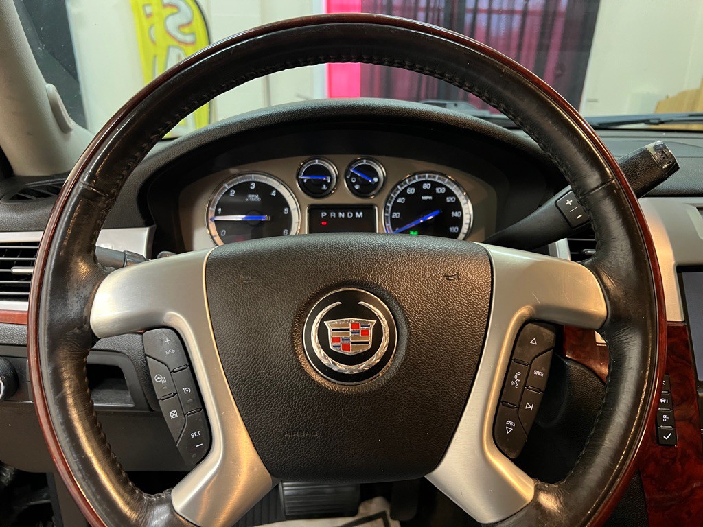 2013 Cadillac Escalade Image 20