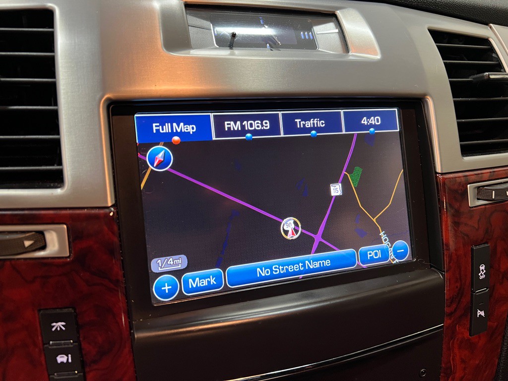 2013 Cadillac Escalade Image 26