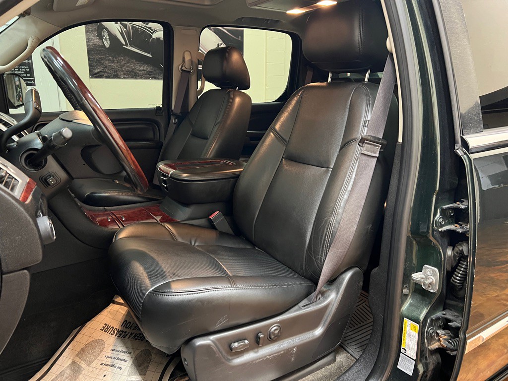 2013 Cadillac Escalade Image 31