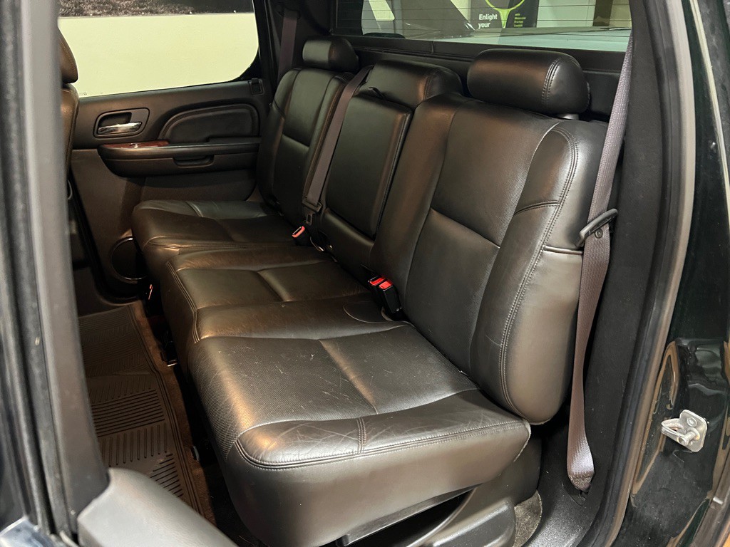 2013 Cadillac Escalade Image 33
