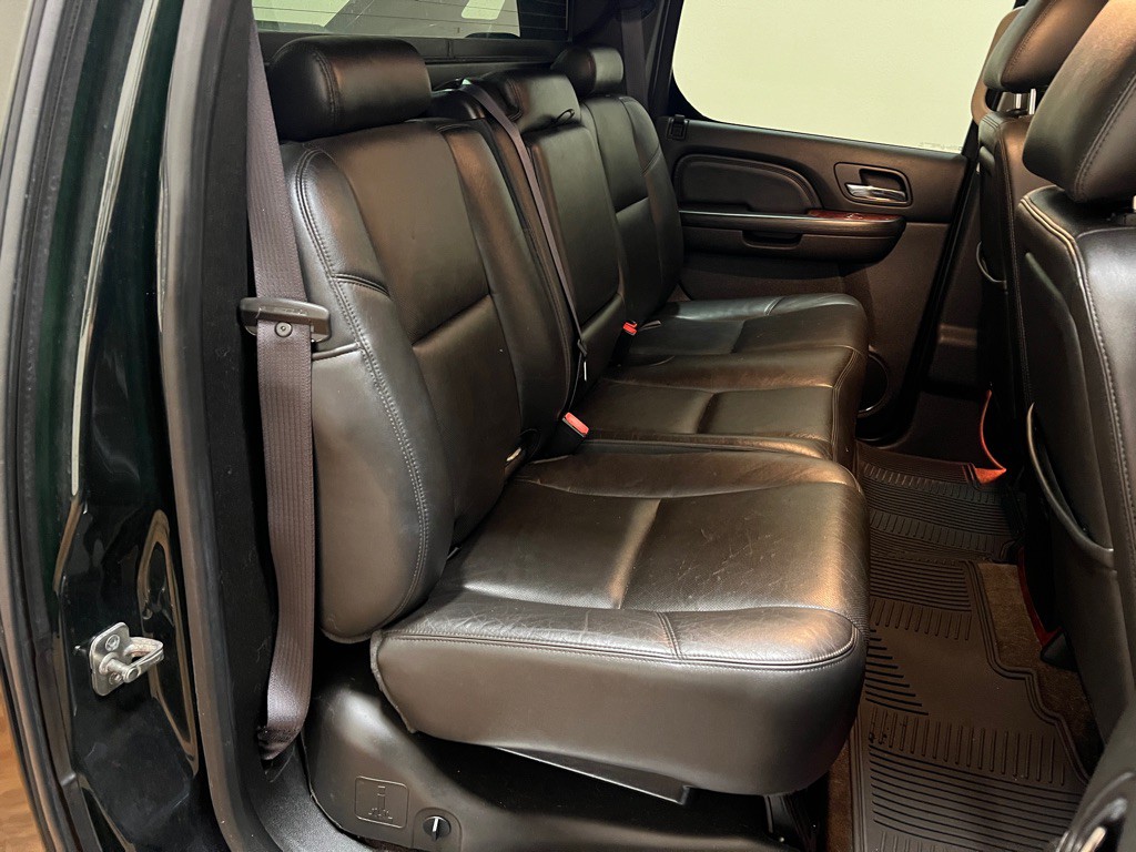 2013 Cadillac Escalade Image 34