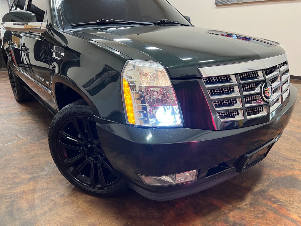2013 Cadillac Escalade Image 38