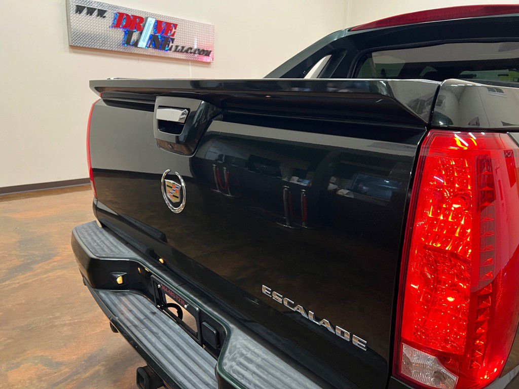 2013 Cadillac Escalade Image 45