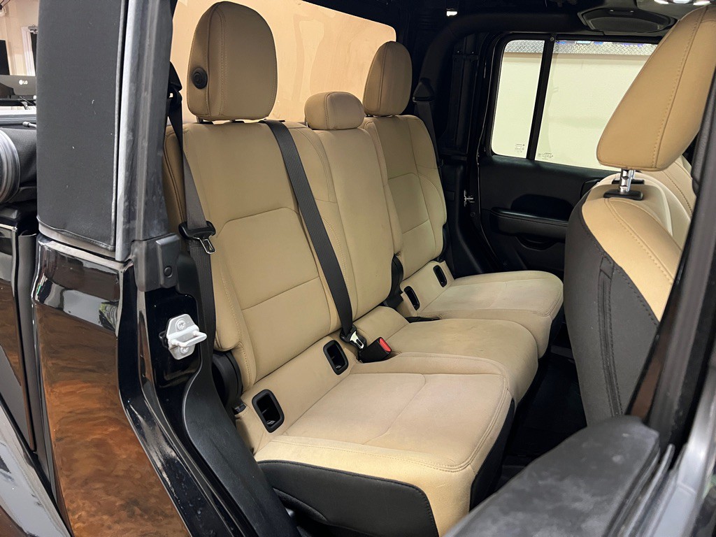2020 Jeep Gladiator Image 35