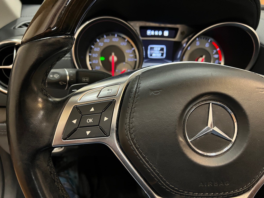 2013 Mercedes-Benz SL-Class Image 25