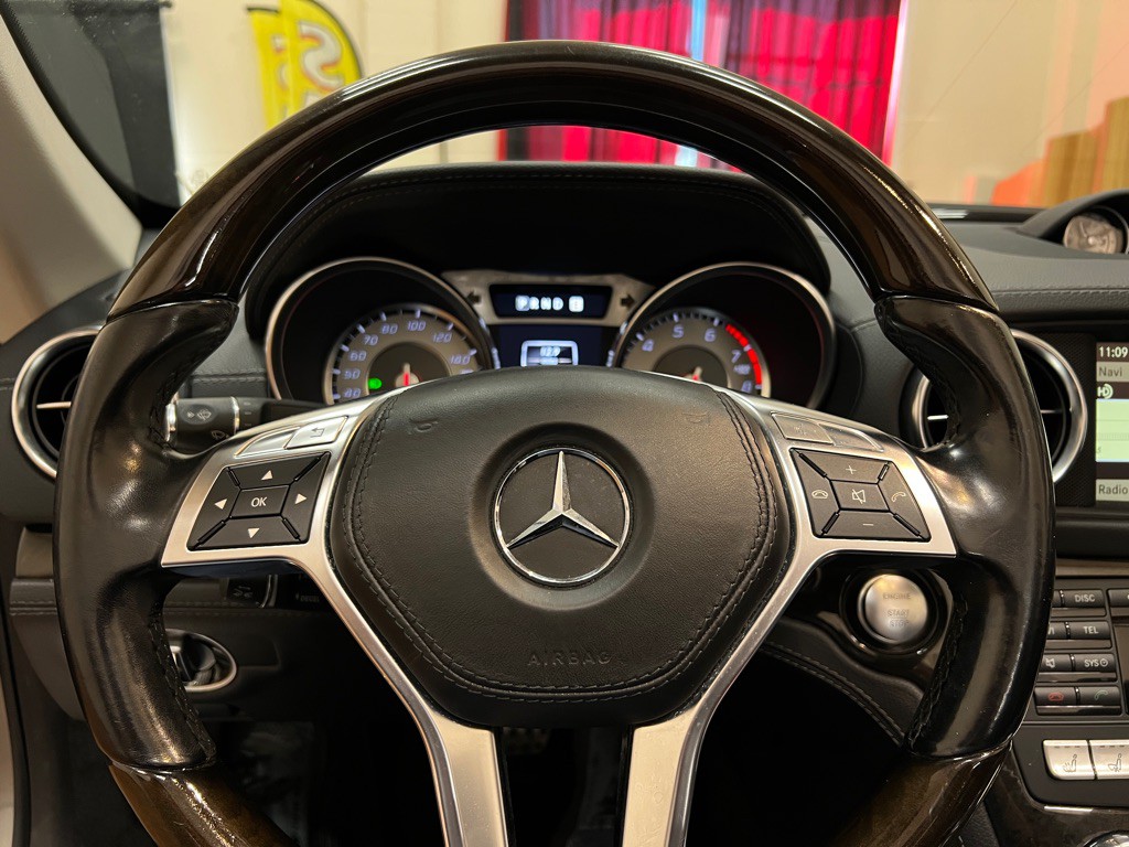 2013 Mercedes-Benz SL-Class Image 26