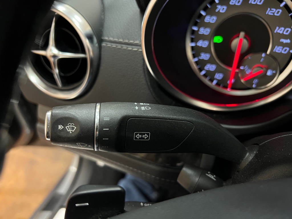 2013 Mercedes-Benz SL-Class Image 28