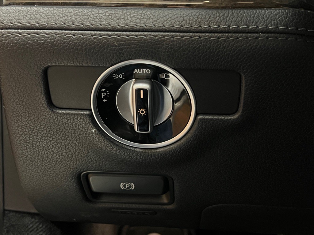 2013 Mercedes-Benz SL-Class Image 30