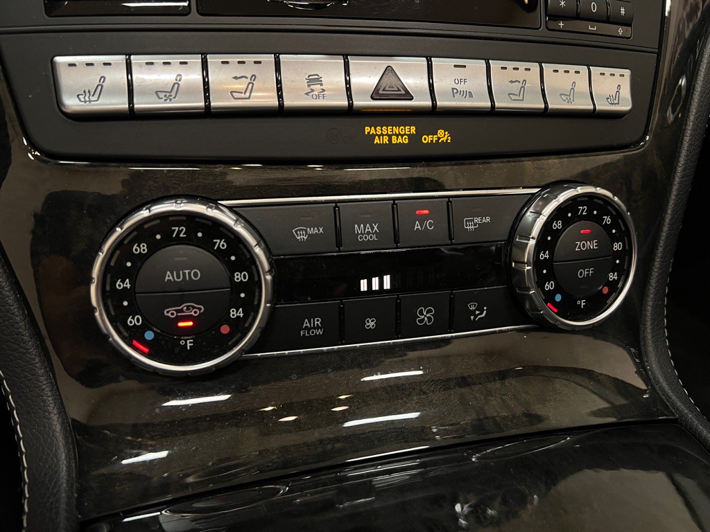 2013 Mercedes-Benz SL-Class Image 34