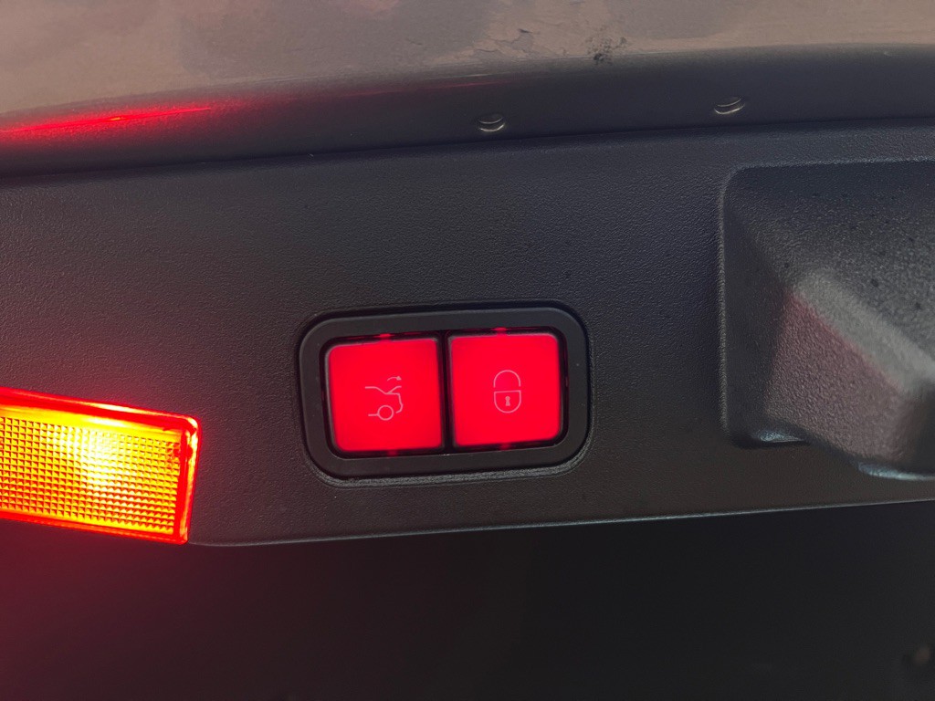 2013 Mercedes-Benz SL-Class Image 40