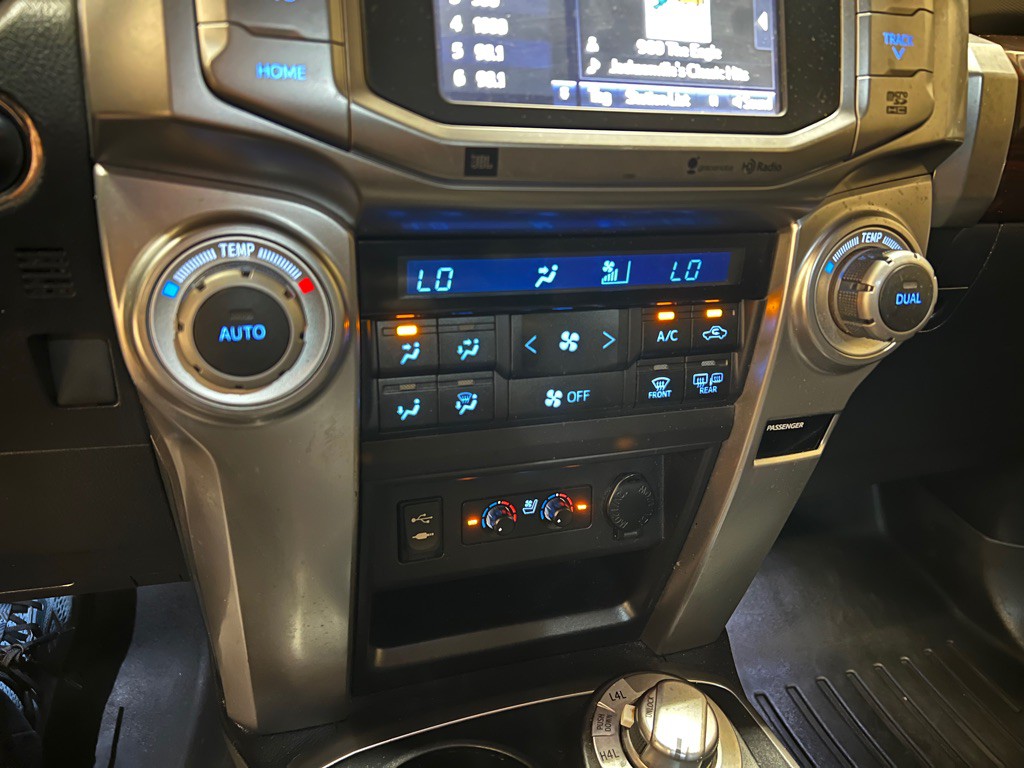 2014 Toyota 4Runner Image 25
