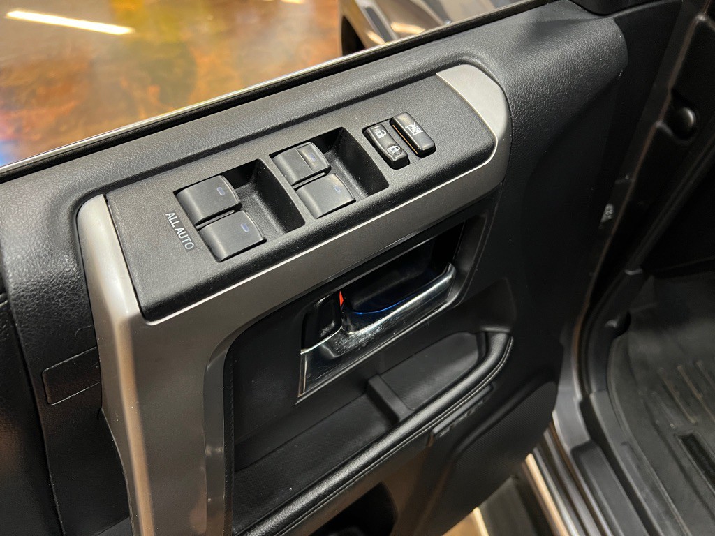 2014 Toyota 4Runner Image 28
