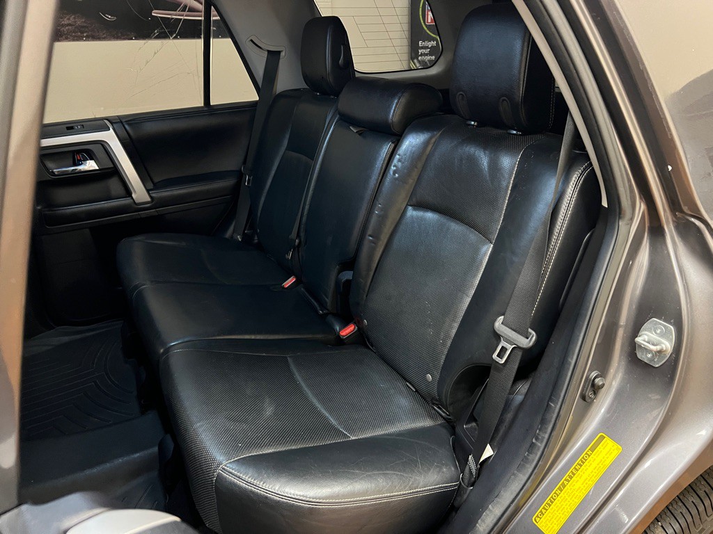 2014 Toyota 4Runner Image 32