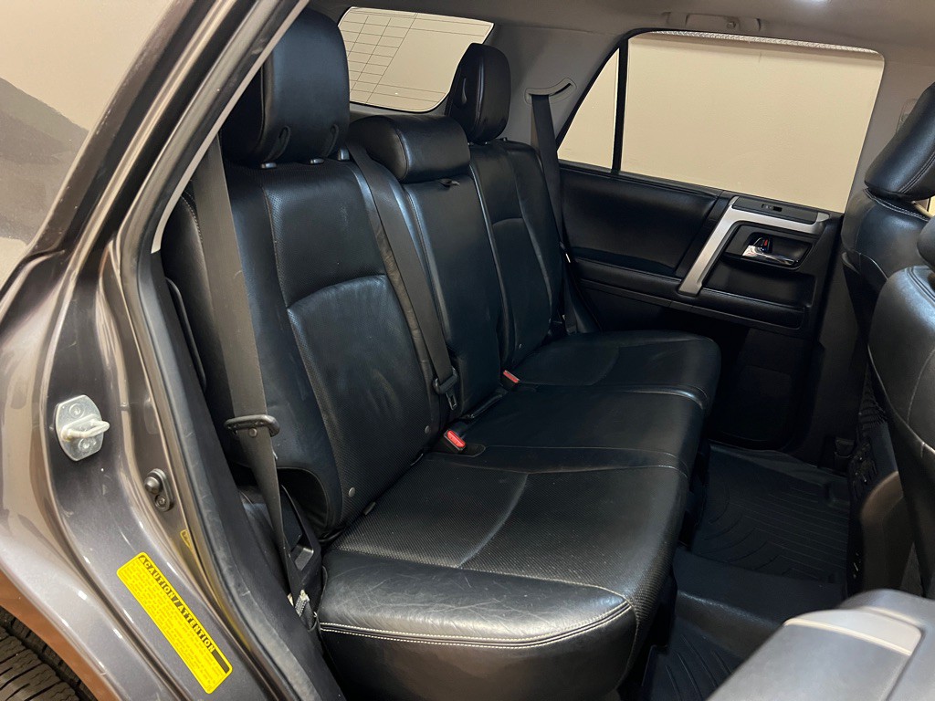 2014 Toyota 4Runner Image 33