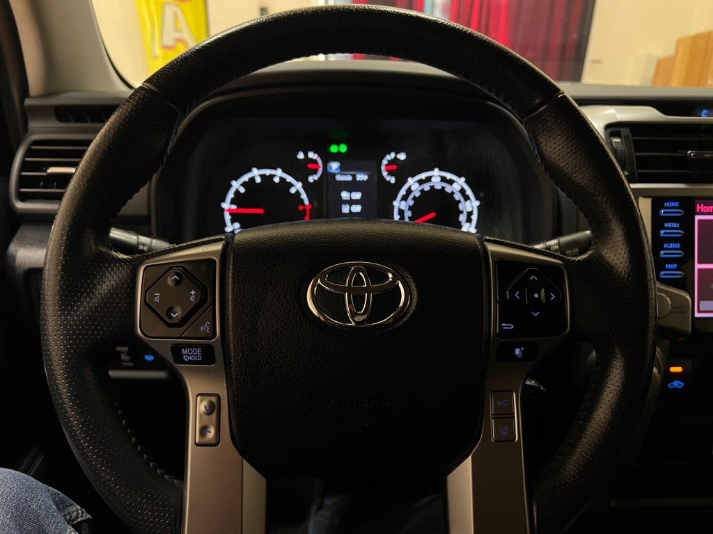 2022 Toyota 4Runner Image 18