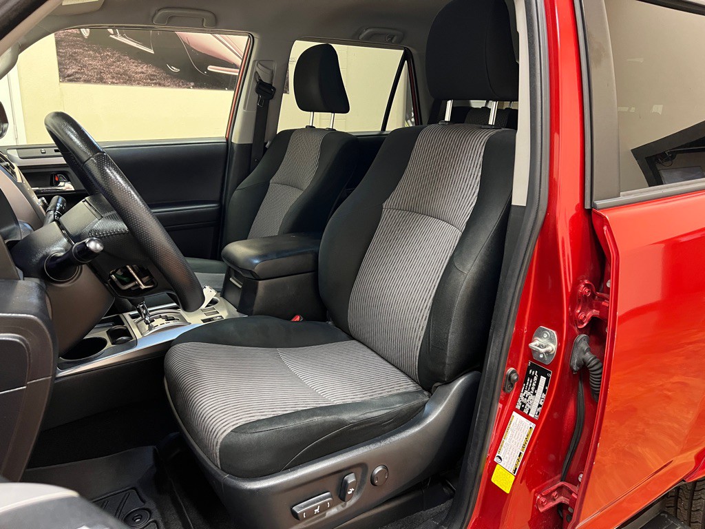 2022 Toyota 4Runner Image 30