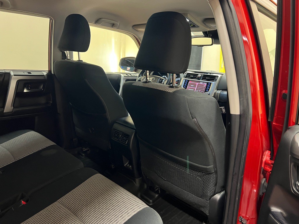 2022 Toyota 4Runner Image 36