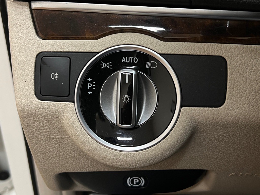 2014 Mercedes-Benz E-Class Image 30