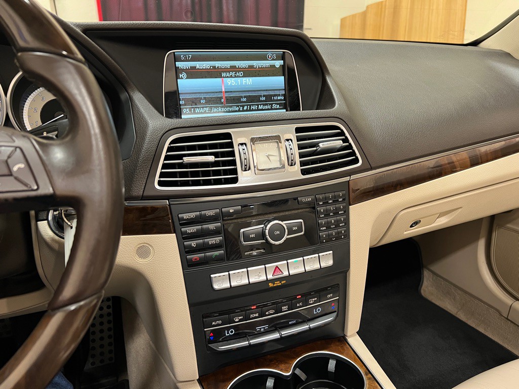 2014 Mercedes-Benz E-Class Image 31