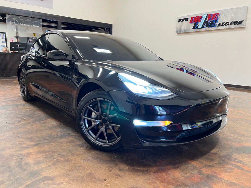 2019 Tesla Model 3 Image 1