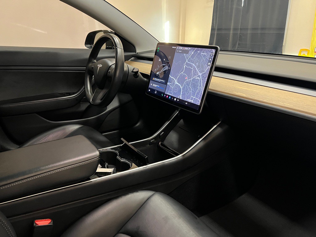 2019 Tesla Model 3 Image 15