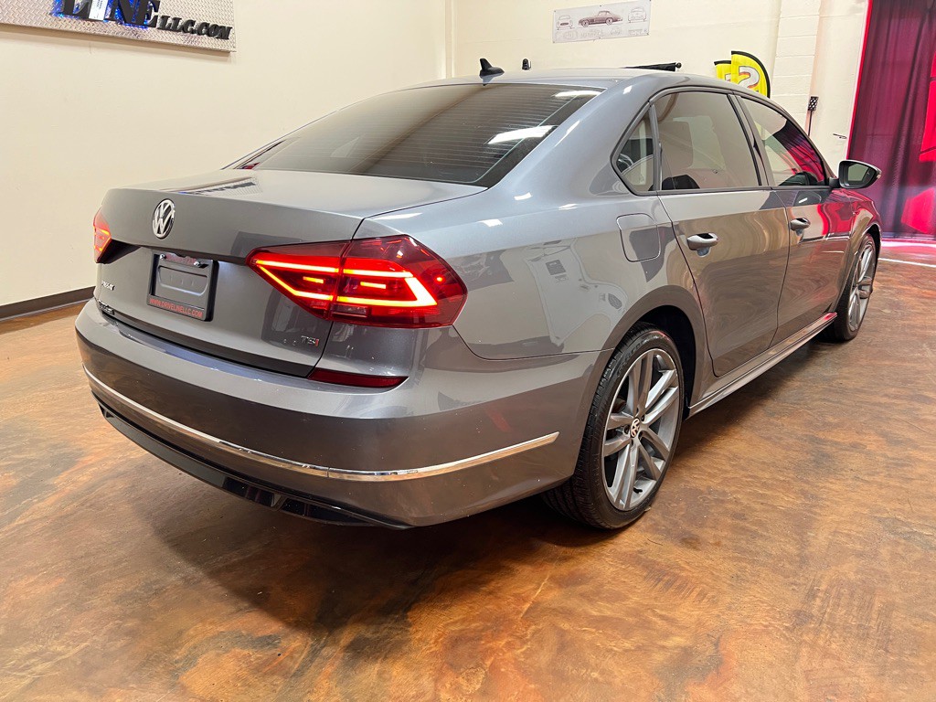 2018 Volkswagen Passat Image 9