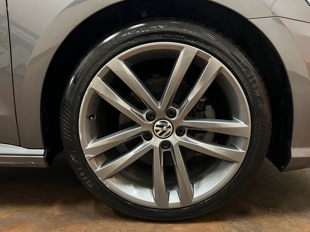 2018 Volkswagen Passat Image 11