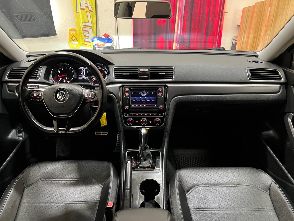 2018 Volkswagen Passat Image 14