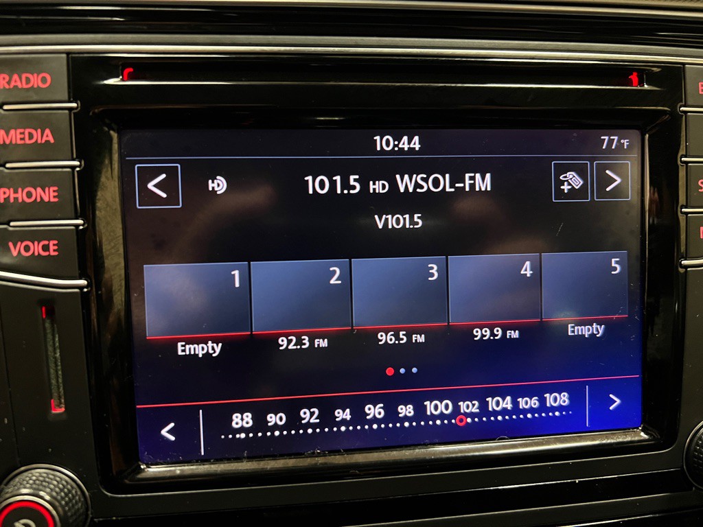 2018 Volkswagen Passat Image 25