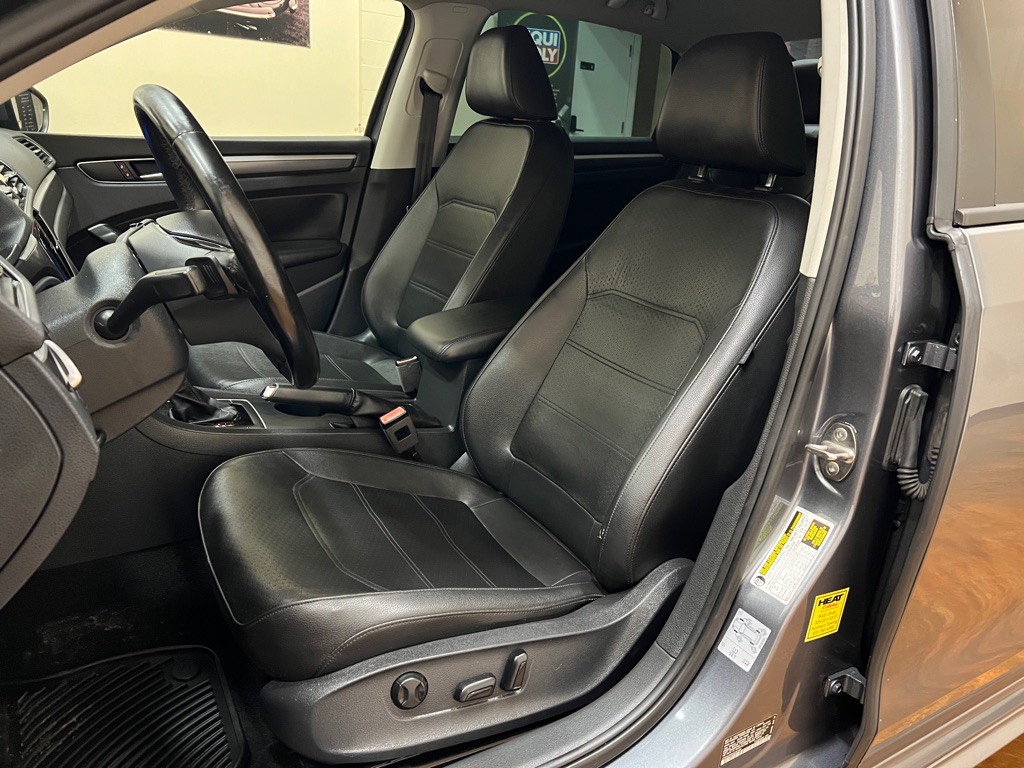 2018 Volkswagen Passat Image 31