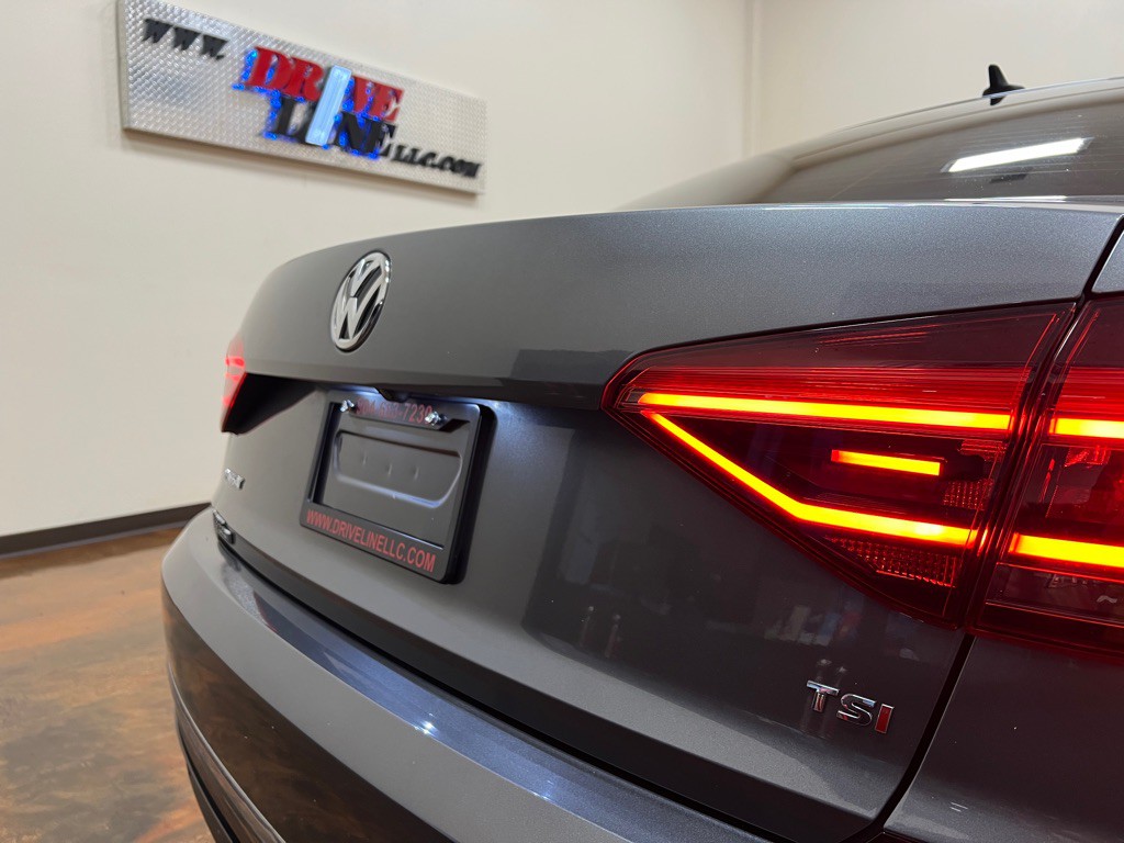 2018 Volkswagen Passat Image 46