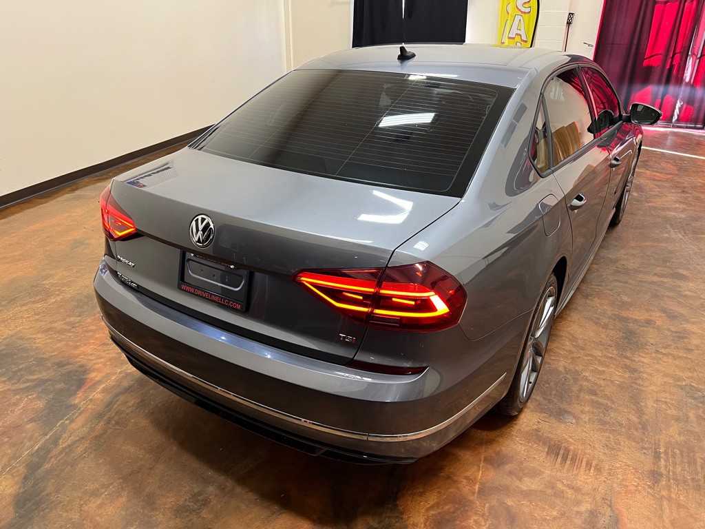 2018 Volkswagen Passat Image 48