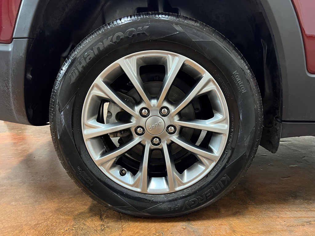 2019 Jeep Cherokee Image 12