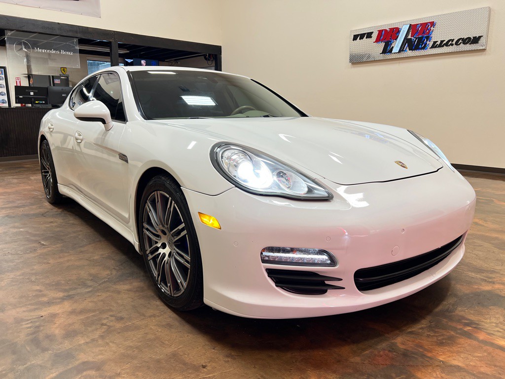 2013 Porsche Panamera Image 3
