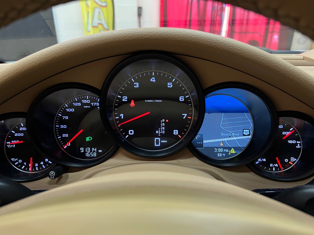 2013 Porsche Panamera Image 16