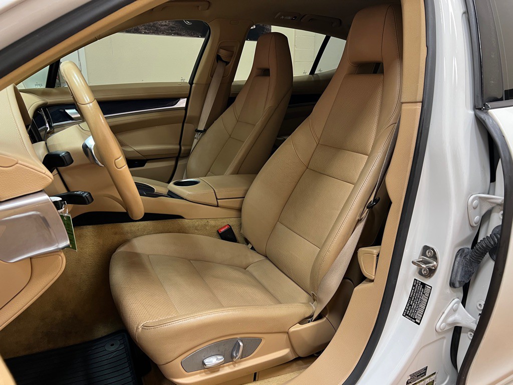2013 Porsche Panamera Image 29