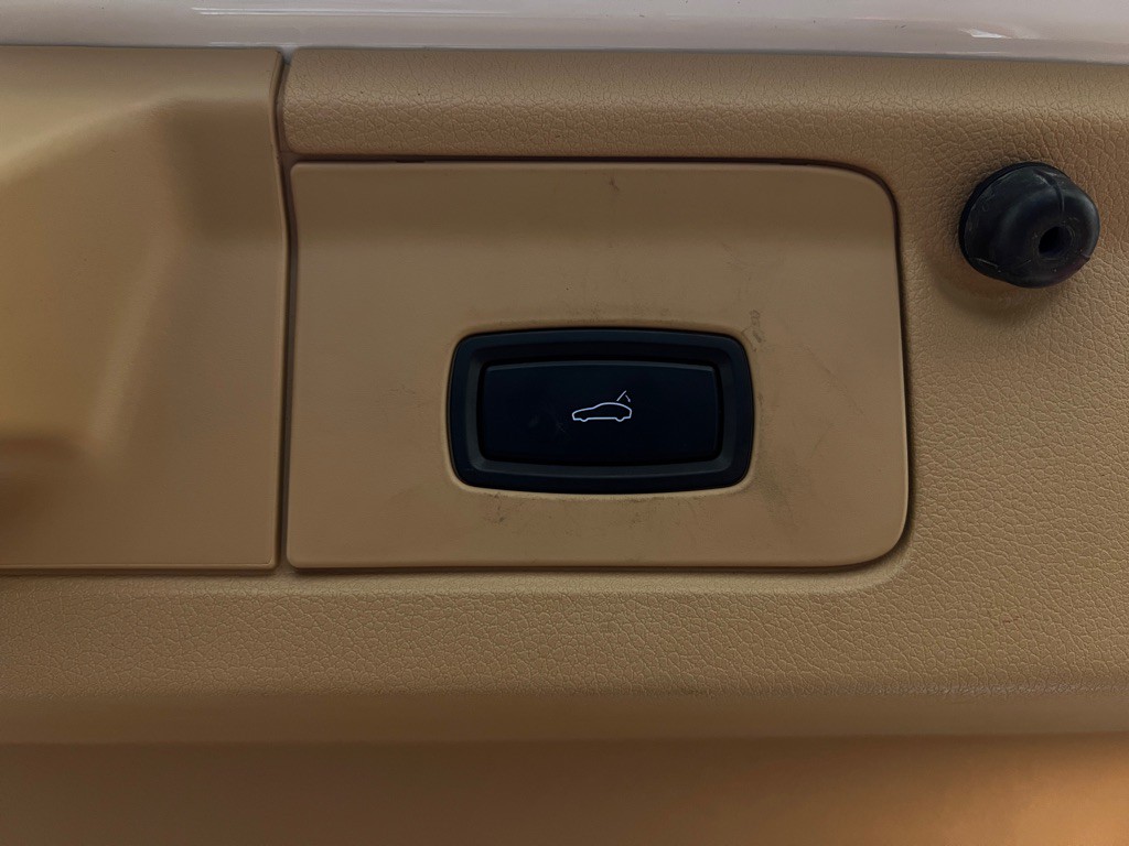 2013 Porsche Panamera Image 36