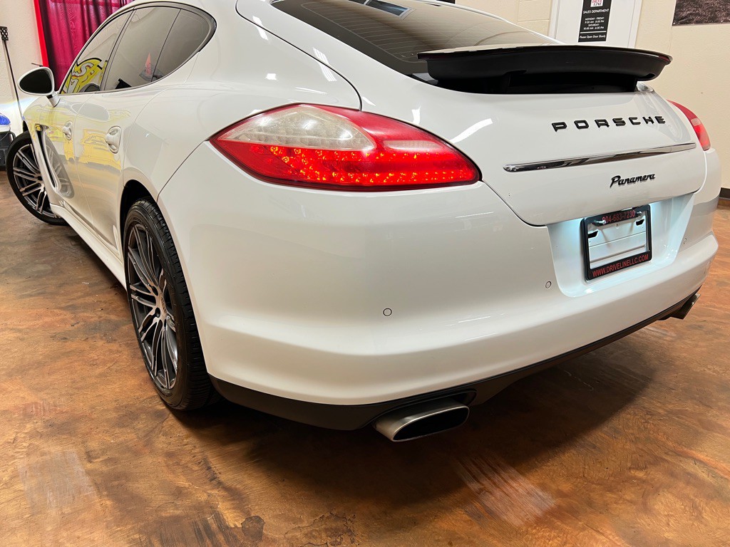 2013 Porsche Panamera Image 39