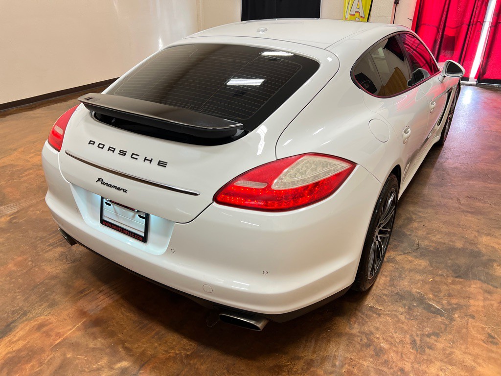 2013 Porsche Panamera Image 47