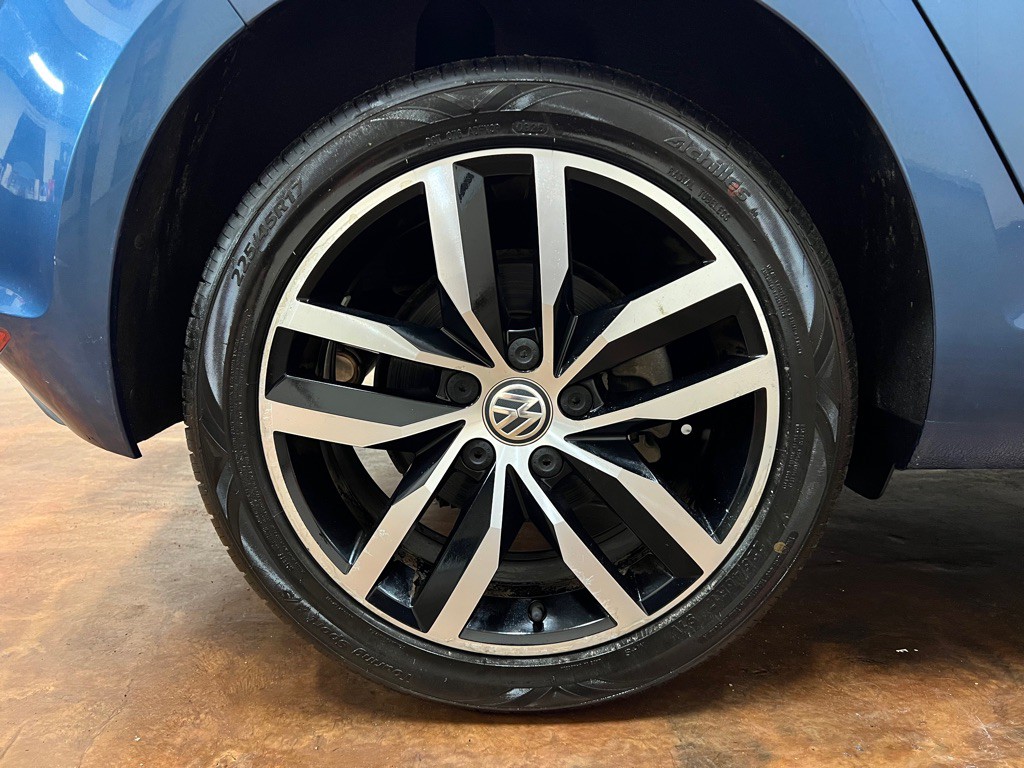 2015 Volkswagen Golf Image 12