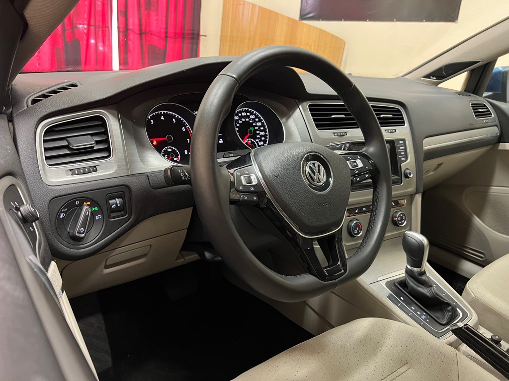 2015 Volkswagen Golf Image 13