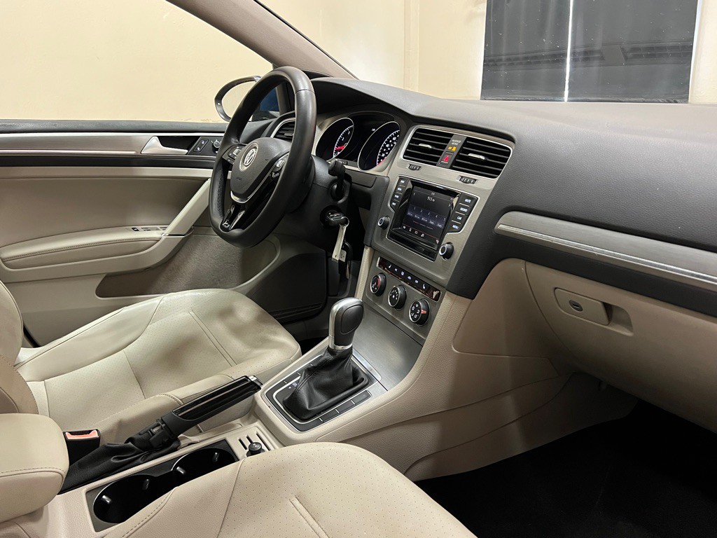 2015 Volkswagen Golf Image 15