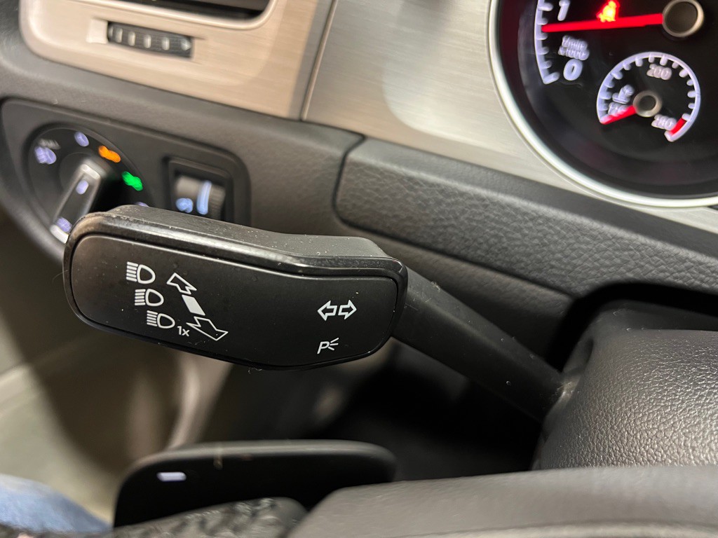 2015 Volkswagen Golf Image 20