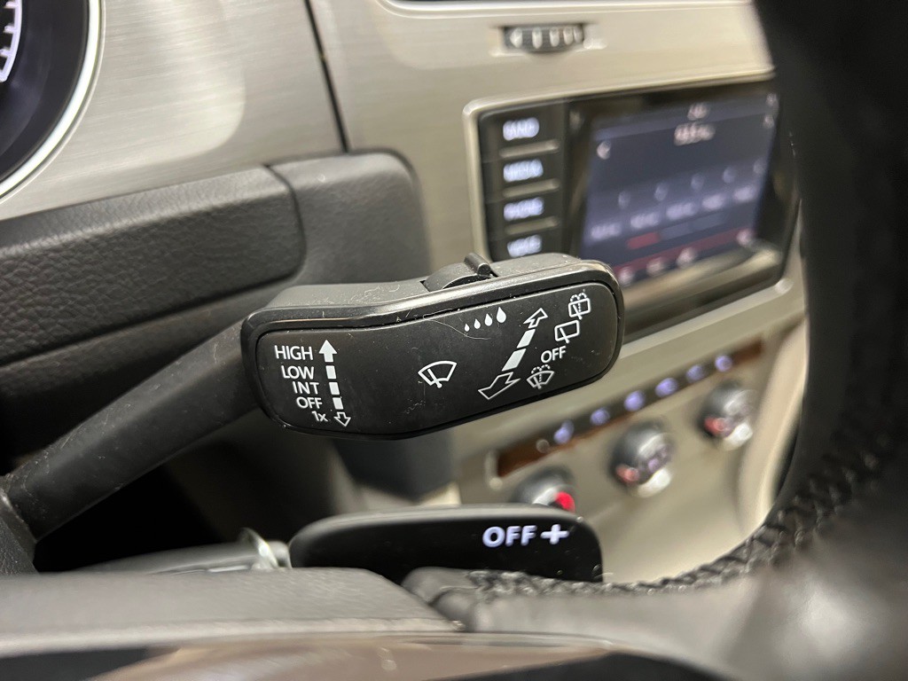 2015 Volkswagen Golf Image 21