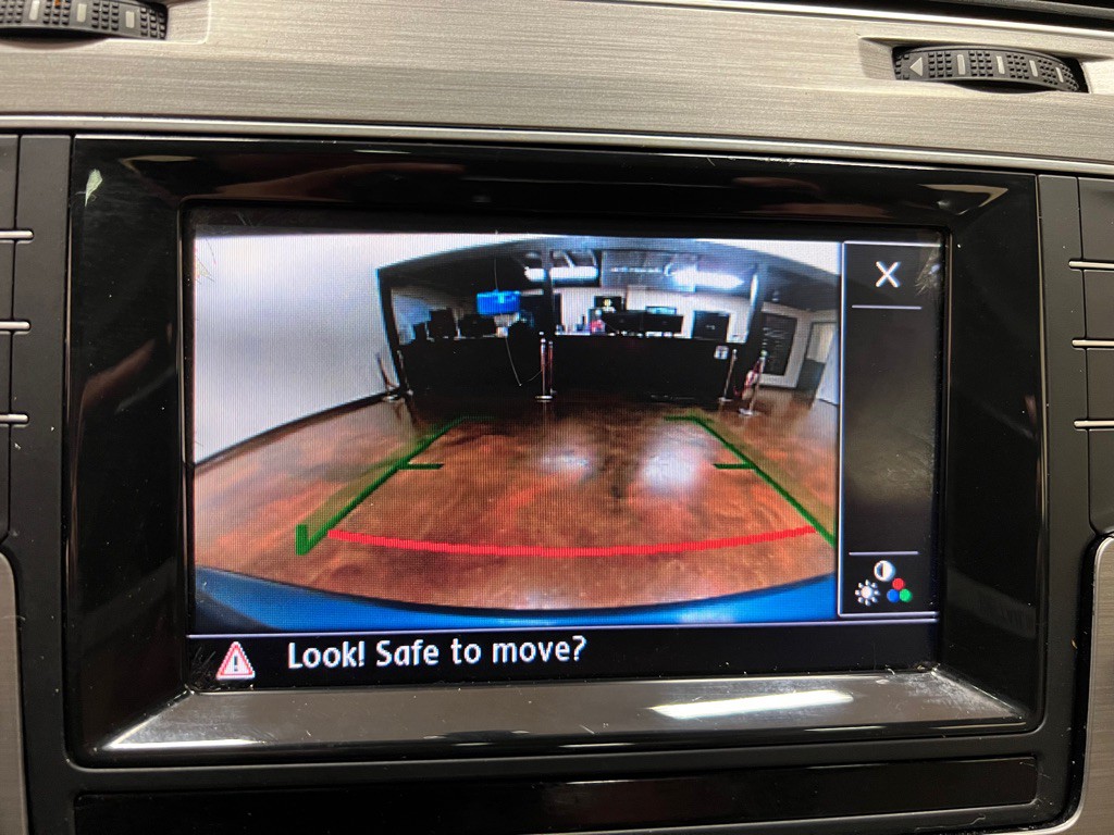 2015 Volkswagen Golf Image 25