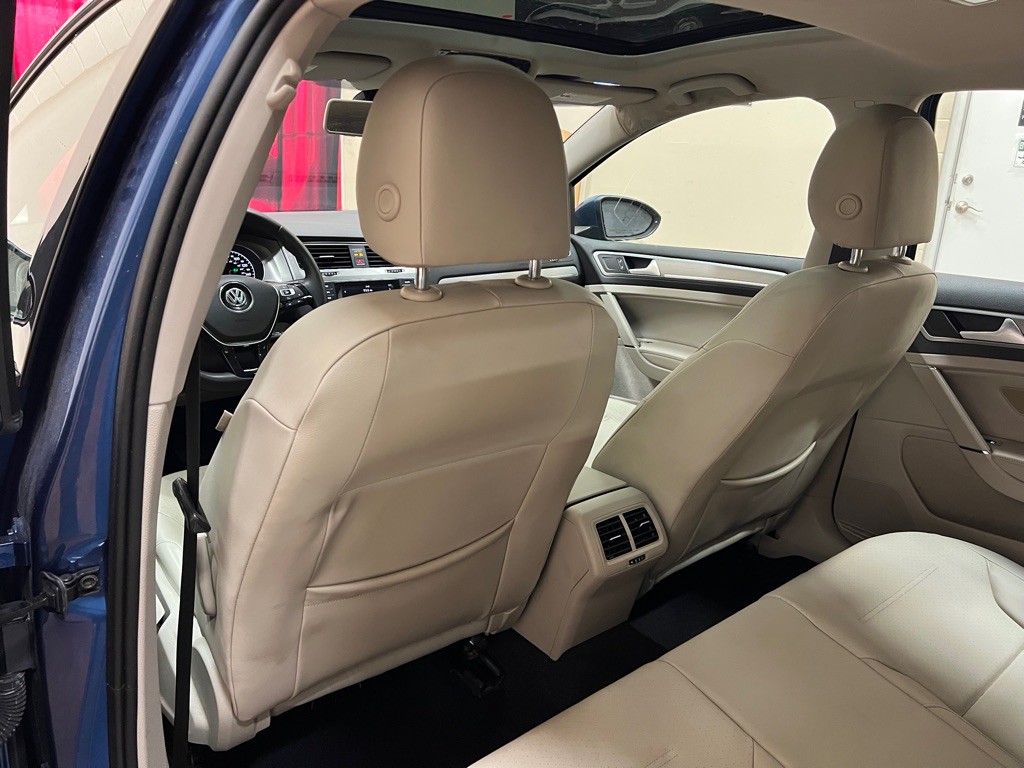 2015 Volkswagen Golf Image 30